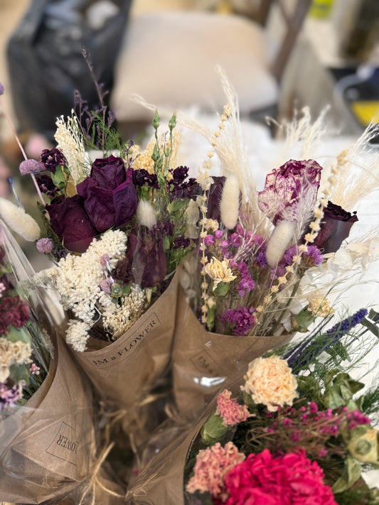 A beautiful variety of dried flowers