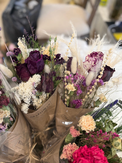 A beautiful variety of dried flowers