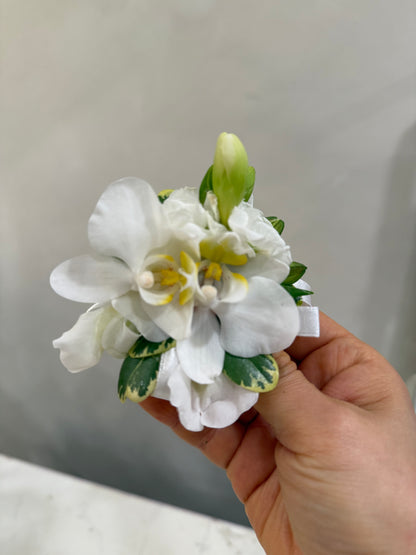 Ivory Promise Corsage