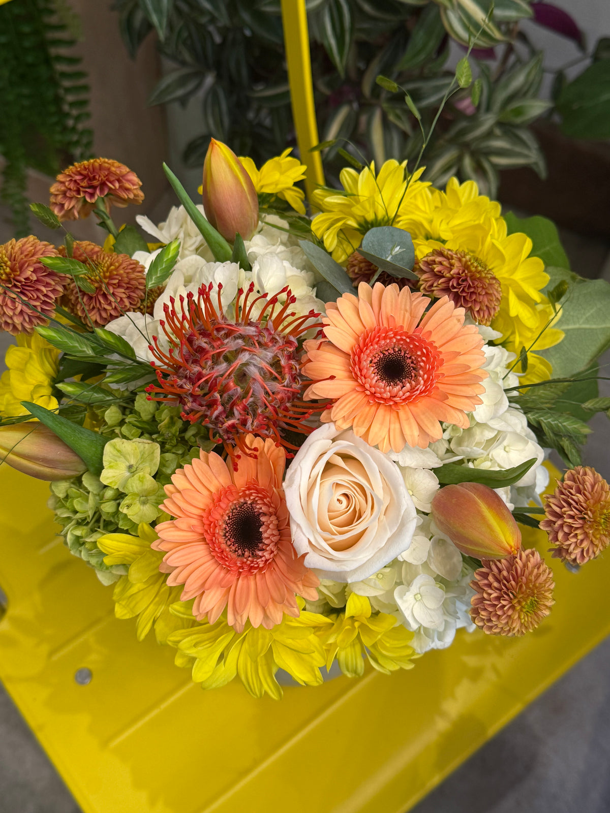 Sunset Garden – Floral Arrangement & Centerpiece